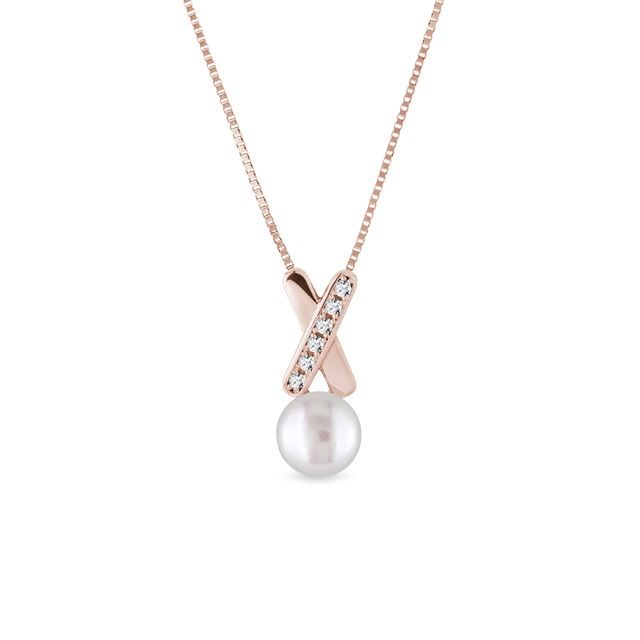 Pearl and diamond necklace in rose gold