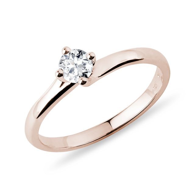 Asymetrický prsten v růžovém zlatě s briliantem