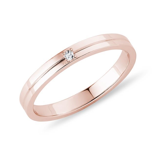 Dámský snubní prsten z růžového zlata s diamantem