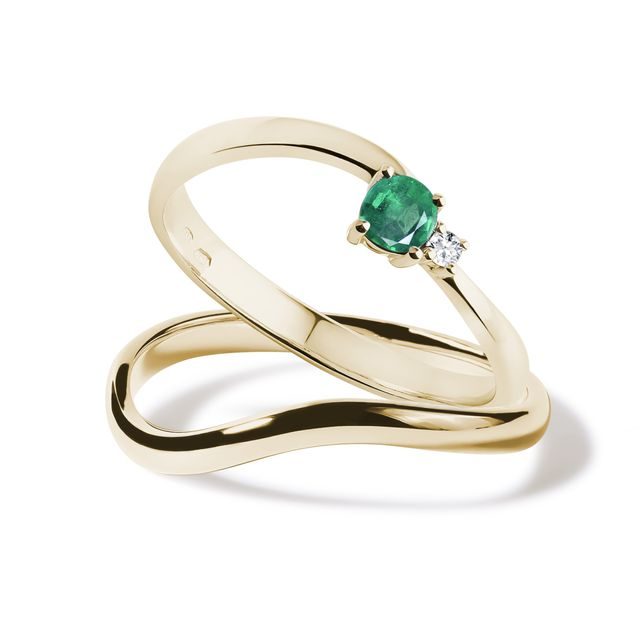 EMERALD AND DIAMOND ENGAGEMENT RING SET IN YELLOW GOLD - ENGAGEMENT AND WEDDING MATCHING SETS - ENGAGEMENT RINGS