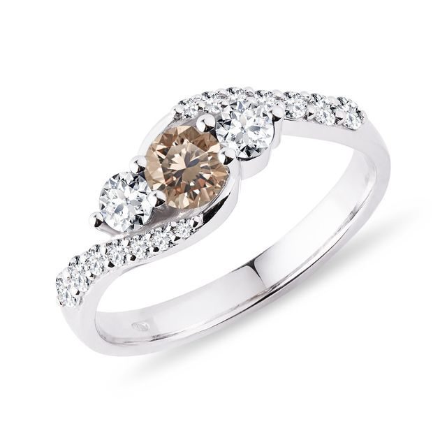 Champagne diamond ring in white gold | KLENOTA