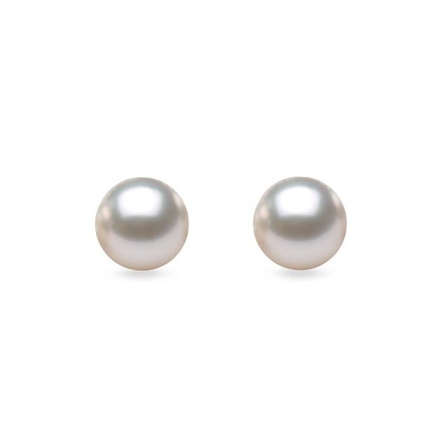 Akoya pearl earrings in gold
