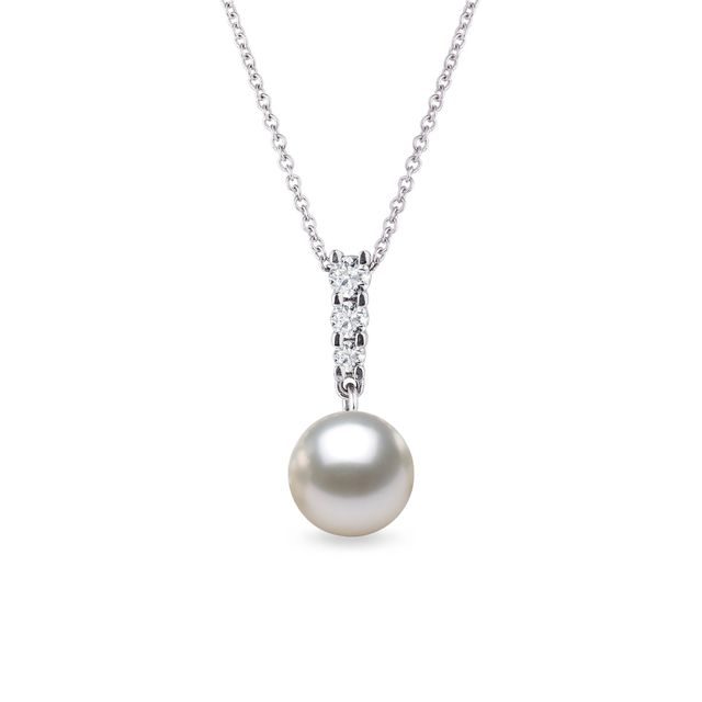Akoya pearl and diamond pendant necklace in white gold