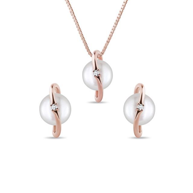 ENSEMBLE DE BIJOUX SERTIS DE PERLES - PARURES DE PERLES - PERLES