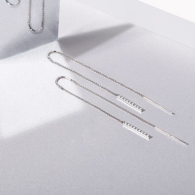 Drop earrings with diamonds in white gold, Rain collection - KLENOTA