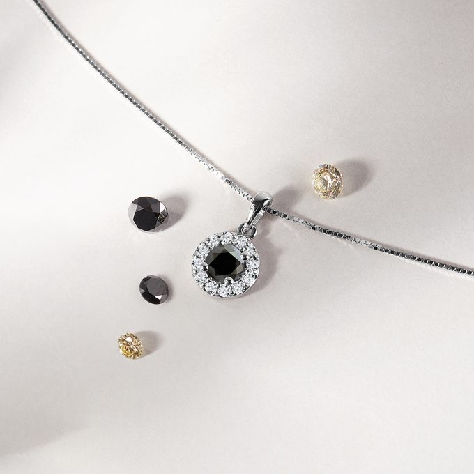 Luxusní diamantový náhrdelník s černým diamantem - KLENOTA