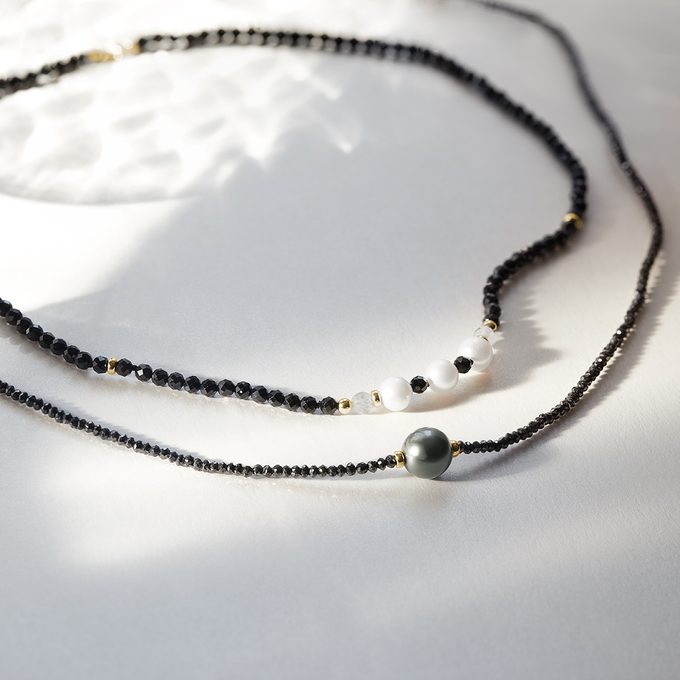 Black diamond mineral necklace with Tahitian pearl - KLENOTA