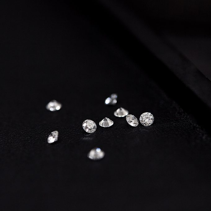 diamanty v okrúhlom výbere - KLENOTA