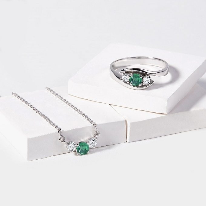 Prsteň a náhrdelník so smaragdom a diamanty - KLENOTA