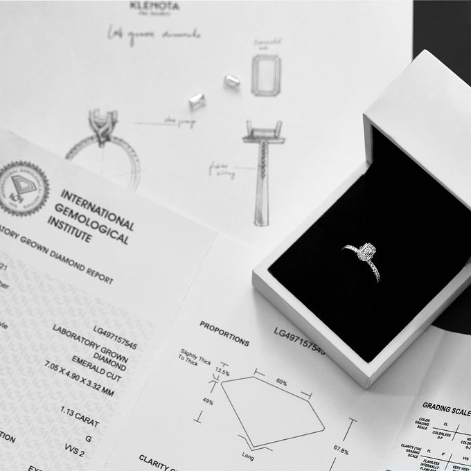 Bague avec diamant de laboratoire incluant un certificat international - KLENOTA