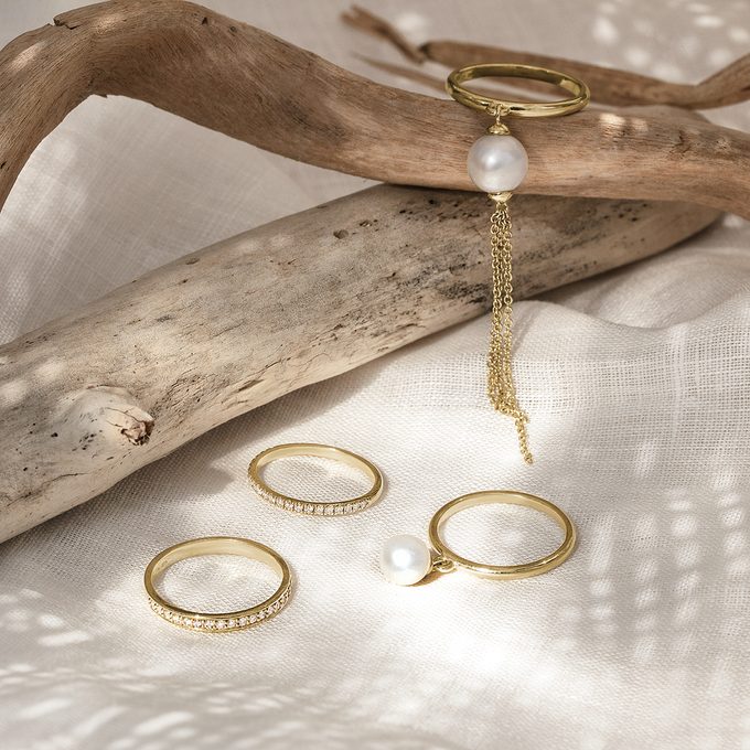 gold diamond rings with freshwater pearl - KLENOTA