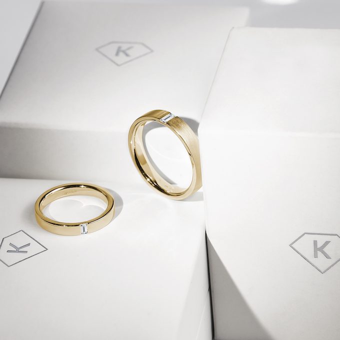 Yellow gold wedding rings with diamond - KLENOTA