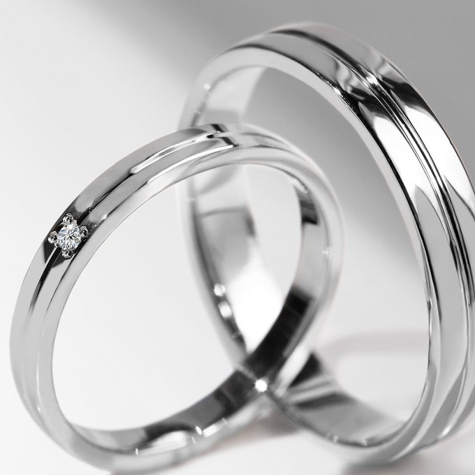 wedding rings with hand groove - KLENOTA