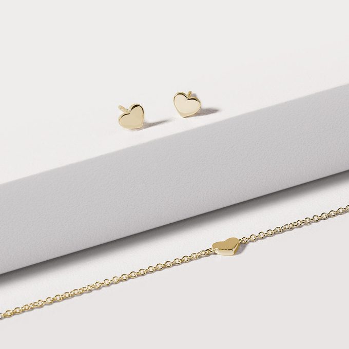 minimalist jewelry with heart in yellow 14k gold - KLENOTA
