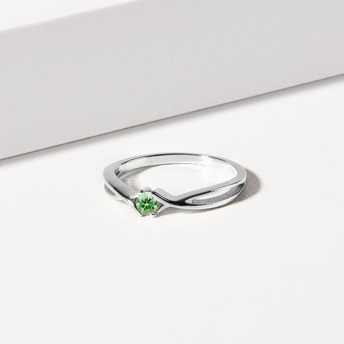 Pierścionek z zielonym diamentem w białym 14k złocie - KLENOTA
