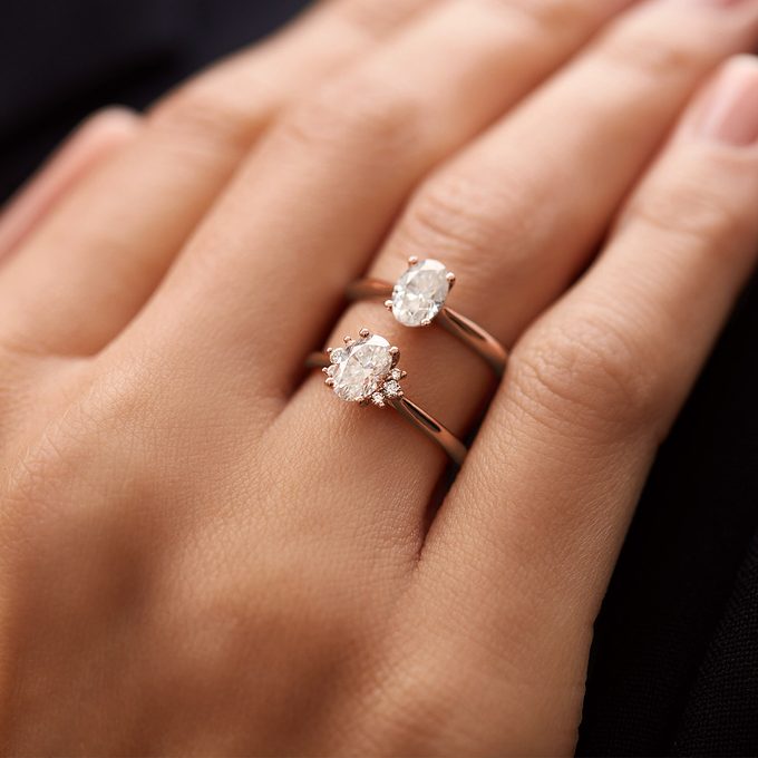 pierścionek zaręczynowy z brylantem hodowanym w laboratorium w różowym złocie - KLENOTA