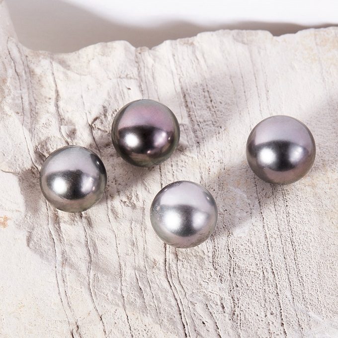 Black Tahitian pearls - KLENOTA