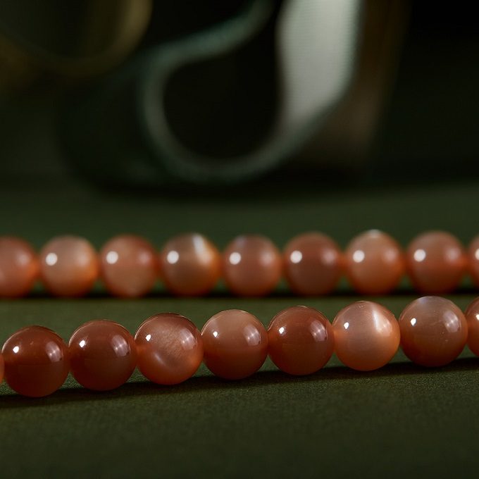 Necklace made of sunstones from the Seasons collection - KLENOTA