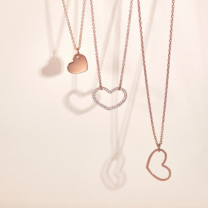  Necklaces with a heart-shaped pendant complemented by diamonds - KLENOTA