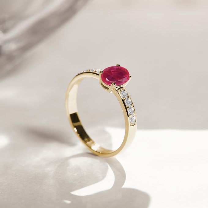 Diamond ring with ruby in 14k yellow gold - KLENOTA
