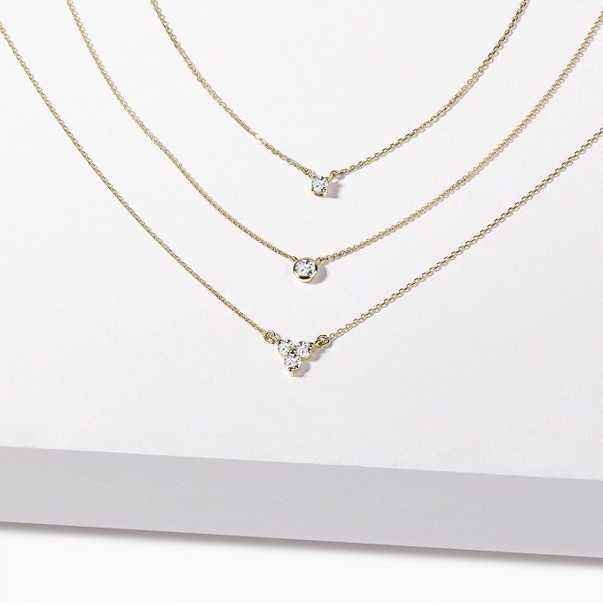 Gold necklaces with bezel diamonds - KLENOTA