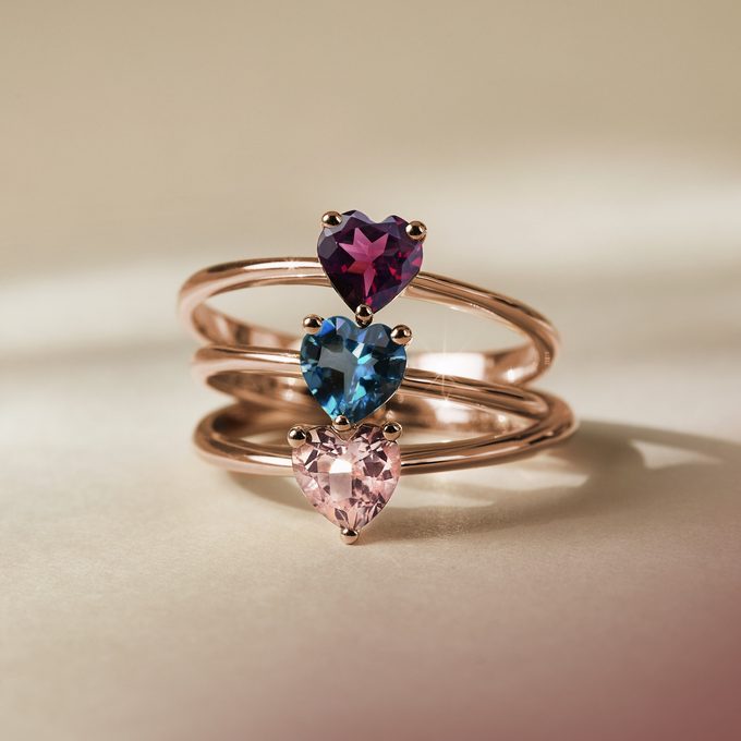 Prsteny s granáty ve tvaru srdce KLENOTA