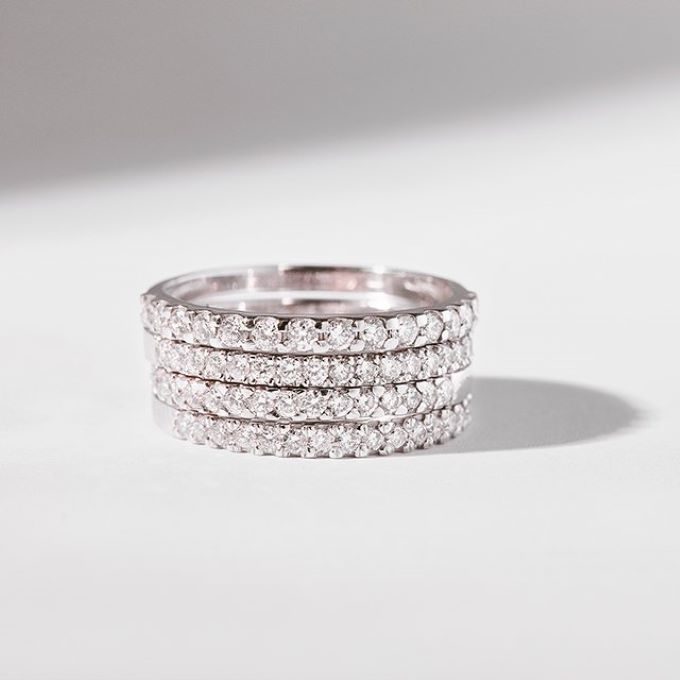 Bague Eternity en or blanc avec diamants - KLENOTA