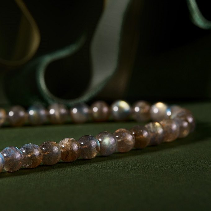 Necklace made of labradorites - KLENOTA
