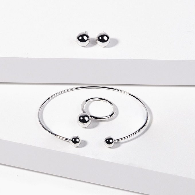 White gold jewellery set with balls (ring, earrings and bracelet) - KLENOTA