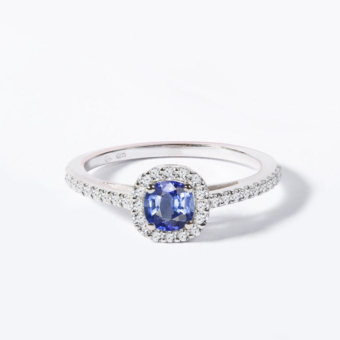  Ring with tanzanite and diamonds in white gold - KLENOTA