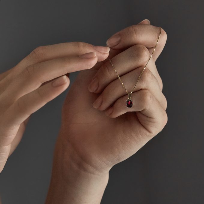 Náhrdelník s granáty KLENOTY