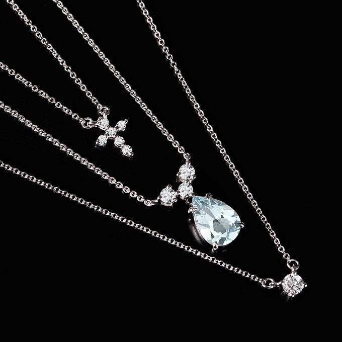 White gold necklaces with aquamarines and diamonds - KLENOTA