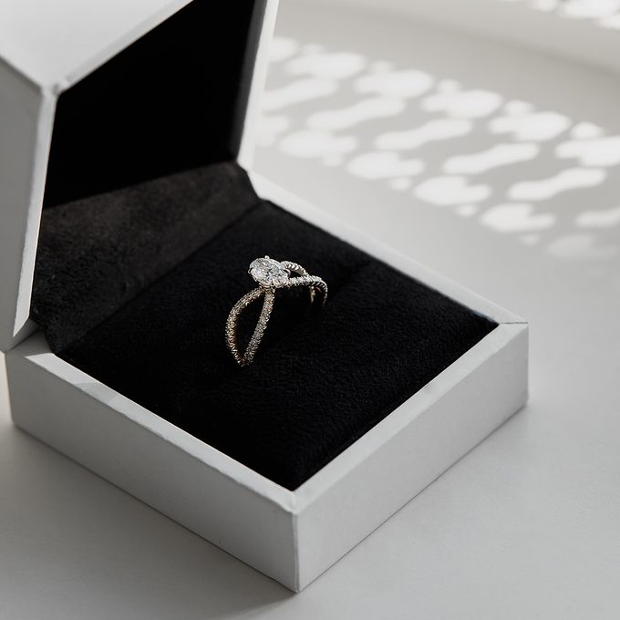 luksusowy pierścionek zaręczynowy z diamentem - KLENOTA