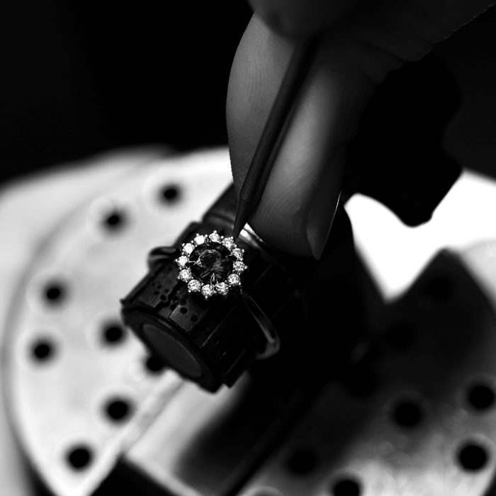 Sertissage des pierres : l’Art de la précision