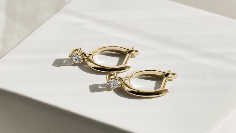 Verlobungsringe mit Diamanten und Edelsteinen