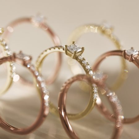 Kette und Ring mit Diamanten