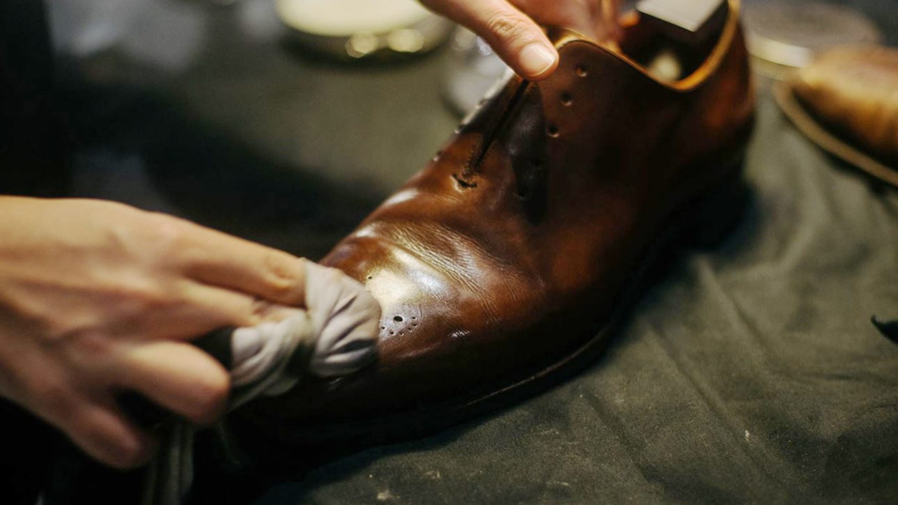 Jak si vybrat přípravek pro péči o kožené boty