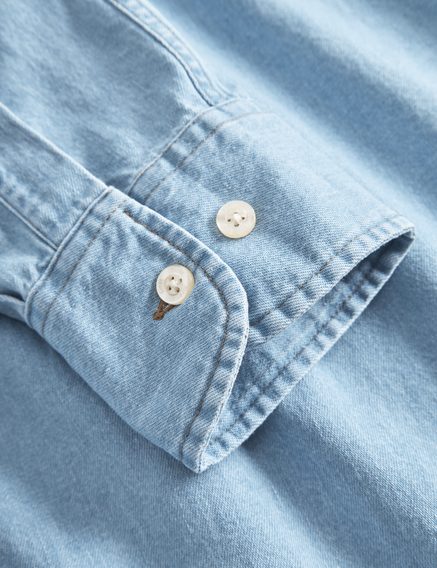 forét Hornet Chambray Shirt — Light Chambray
