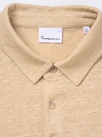 Lněné polo tričko Knowledge Cotton Apparel — Safari
