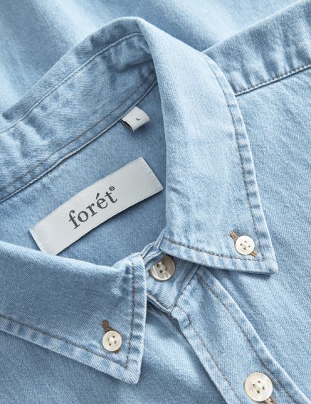 forét Hornet Chambray Shirt — Light Chambray