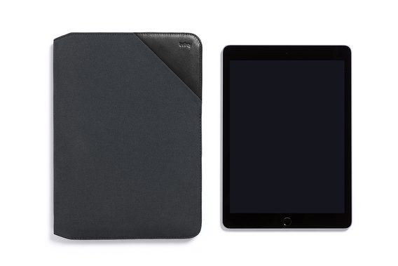 Bellroy Tablet Sleeve tkaný obal na 10'' tablet - Charcoal
