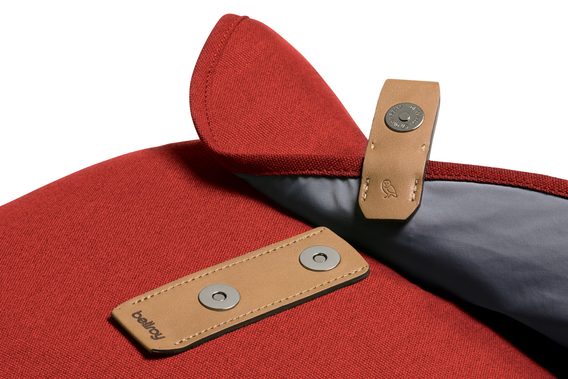 Minimalistický batoh Bellroy Slim Backpack - Red Ochre