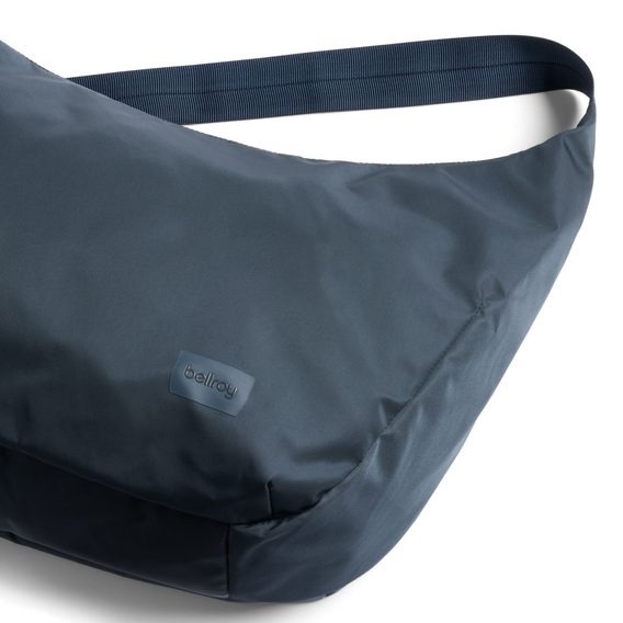 Bellroy Laneway Crescent Bag (12 l)