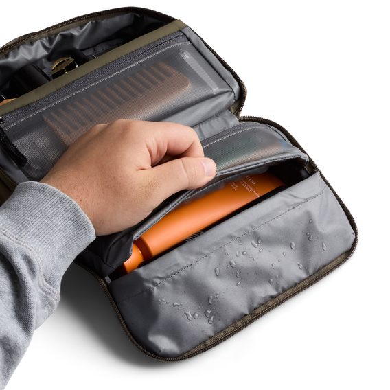 Bellroy — Hanging Toiletry Kit