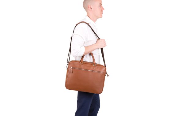 Kožená slim taška na notebook Sandqvist Dag - Cognac Brown