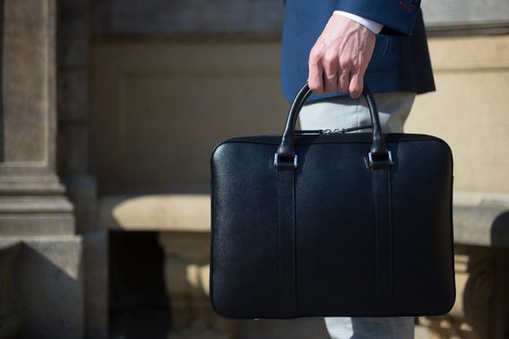 Kožená slim taška na notebook John & Paul - černá