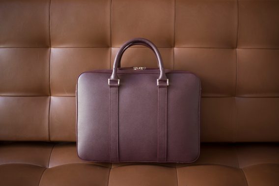 Kožená slim taška na notebook John & Paul - vínová