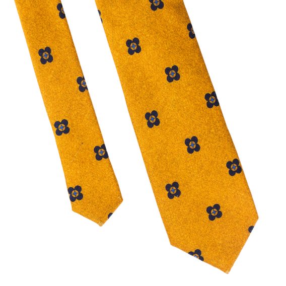Žlutá kravata s tmavě modrými květy John & Paul