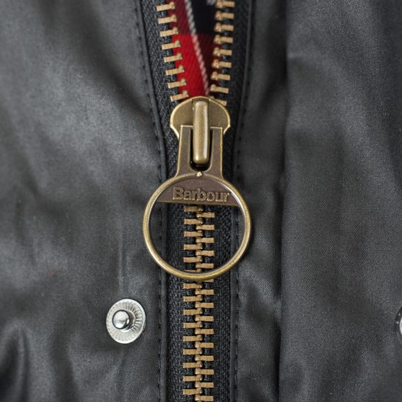 Обработено с восък яке Barbour Ashby - черно