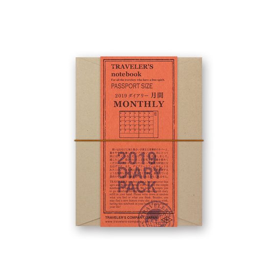 Traveler's Notebook s měsíčním diářem na rok 2019 - camel (Passport)